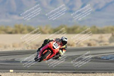 media/Dec-07-2025-CVMA (Sun) [[3e7d2de5dc]]/Race 16-Formula Middleweight/